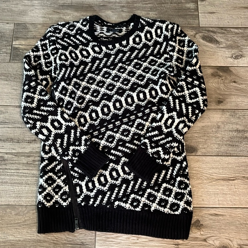 EUC Ann Taylor tunic sweater with zipper detail, sz S